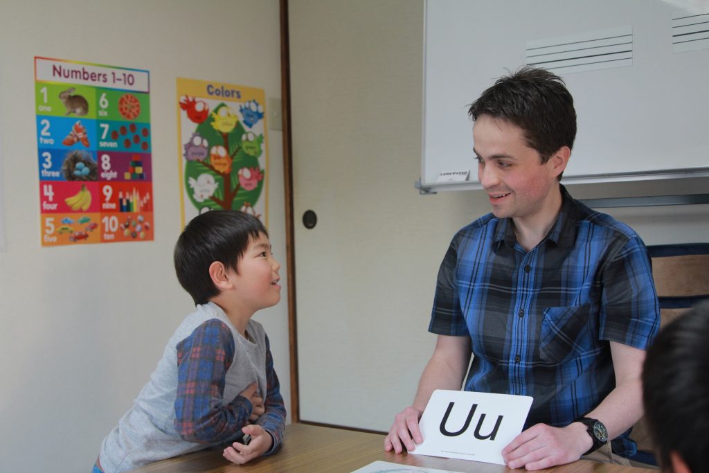 子供英会話レッスンの様子